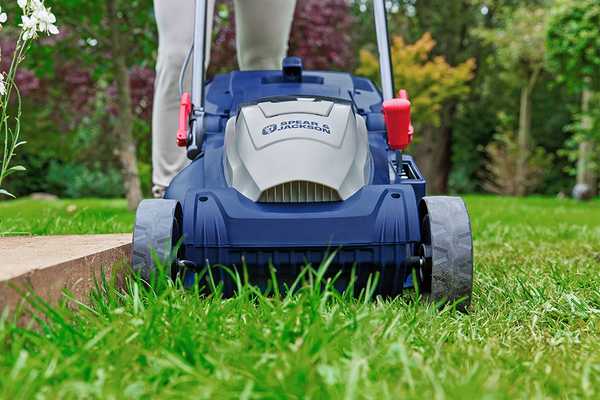 How to choose the best lawnmower for your lawn.